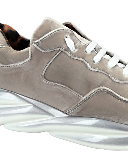 Velvet Runner