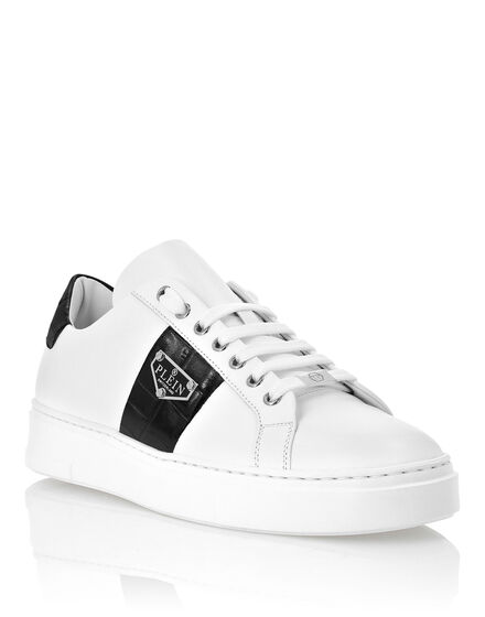 Nappa Leather Lo-Top Sneakers Triangle Plein