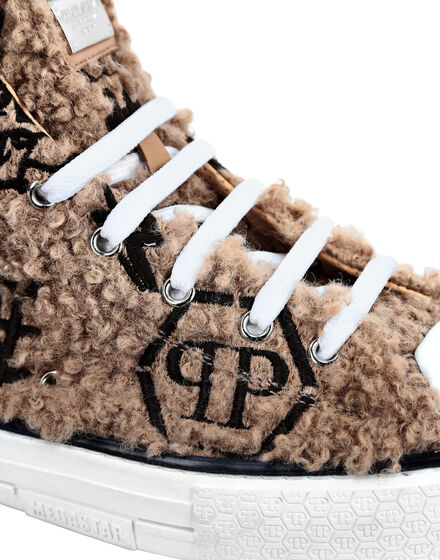 Hi-Top Sneakers Embroidery Monogram Megastar
