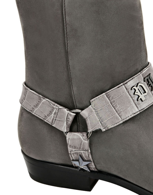 Nubuck Flat Boots Gothic Plein