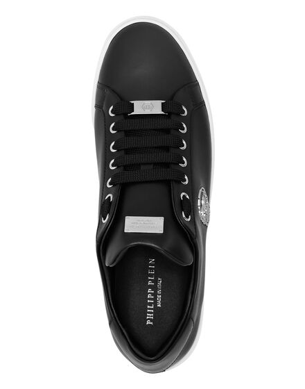 Nappa Leather Lo-Top Sneakers Skull