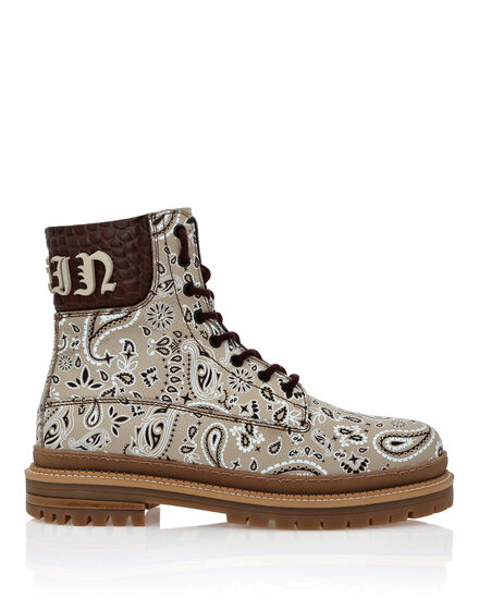 Boots Mid Flat Paisley
